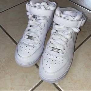 Air Force 1 mid top
